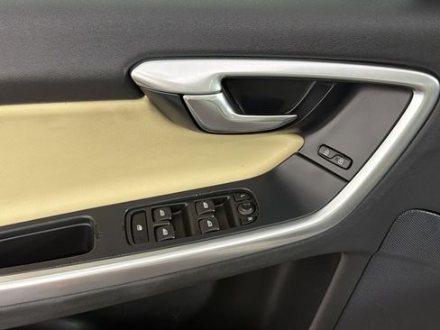 Used 2018 Volvo V60 T5 Dynamic w/ Vision Package FWD image 27