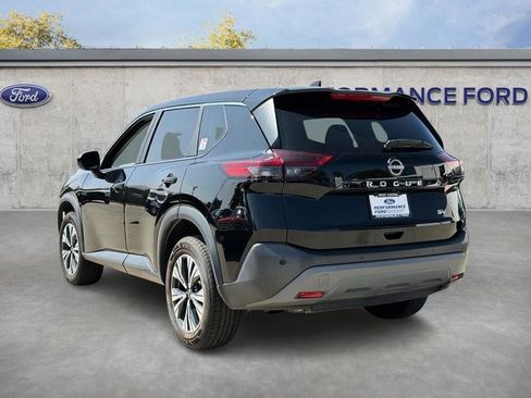 Used 2023 Nissan Rogue SV image 10