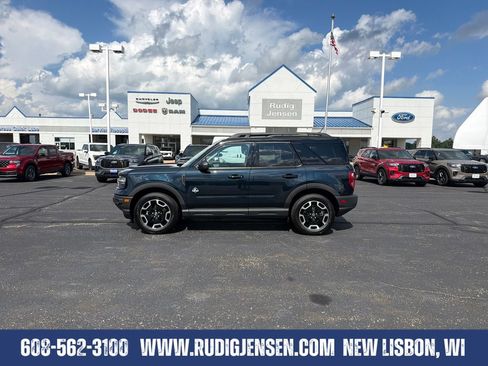 Used 2022 Ford Bronco Sport Outer Banks w/ Tech Package AWD/4WD image 2