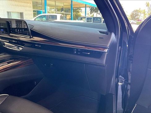 Used 2023 Cadillac Escalade Premium Luxury w/ Performance Package AWD/4WD image 12