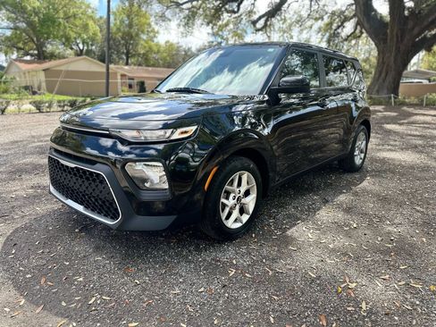 Used 2020 Kia Soul S FWD image 1