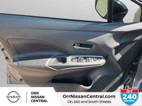 Used 2021 Nissan Versa SR w/ Convenience Package FWD image 16