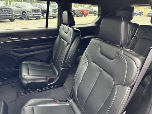 Used 2024 Jeep Grand Cherokee L Limited AWD/4WD image 36