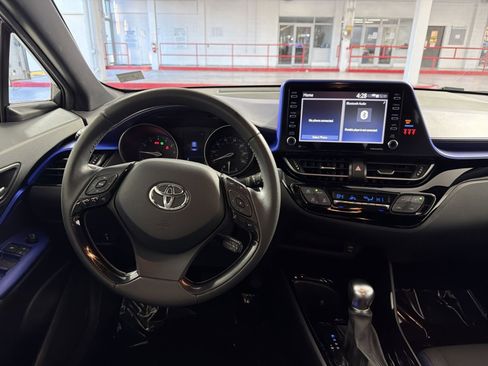 Used 2021 Toyota C-HR XLE image 16