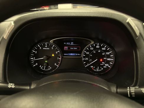 Used 2019 Nissan Pathfinder S AWD/4WD image 32
