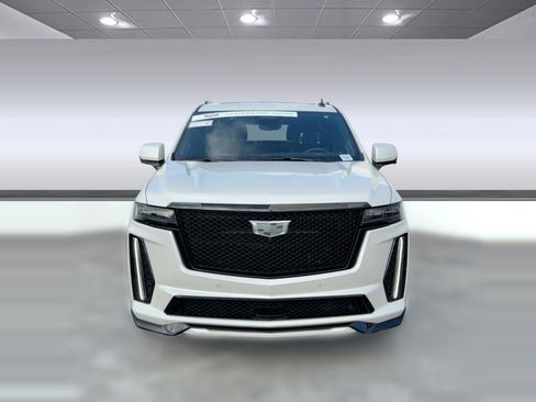 Certified 2024 Cadillac Escalade V w/ Heavy-Duty Trailer Package image 5