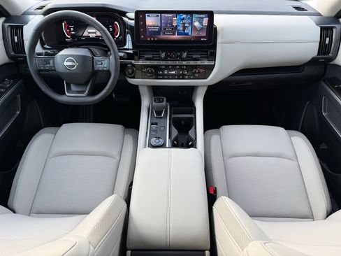 New 2026 Nissan Pathfinder SL image 18