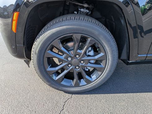 New 2026 Jeep Grand Cherokee Limited AWD/4WD image 9