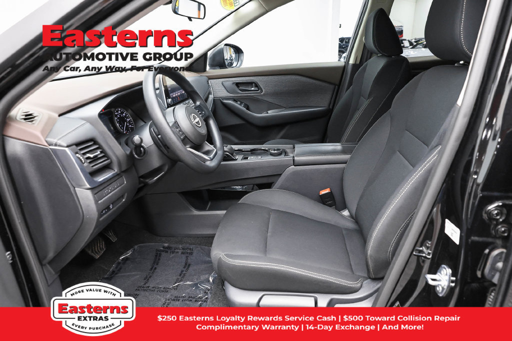 Used 2023 Nissan Rogue S AWD/4WD image 15