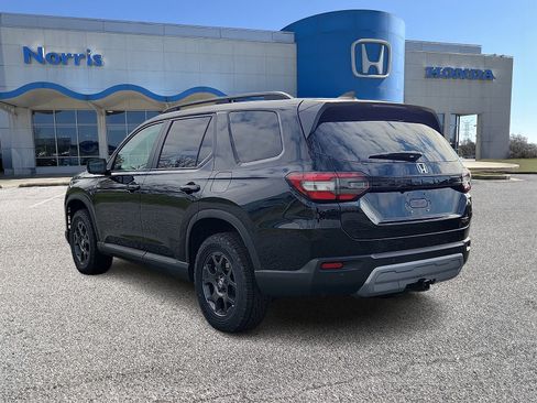 New 2025 Honda Pilot TrailSport image 3