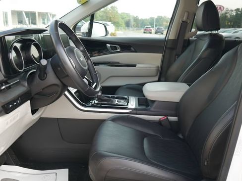 Used 2024 Kia Carnival EX FWD image 36