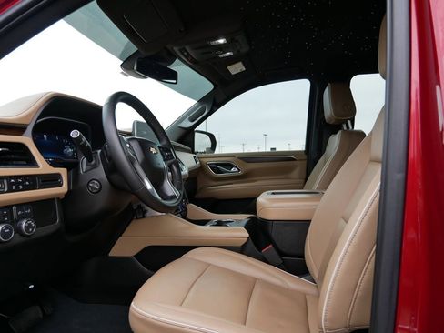 Used 2023 Chevrolet Suburban Premier AWD/4WD image 15