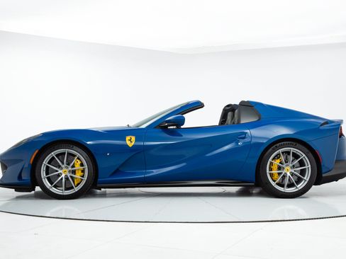 Certified 2021 Ferrari 812 GTS RWD image 3
