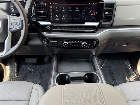 New 2026 GMC Sierra 2500 SLT AWD/4WD image 28
