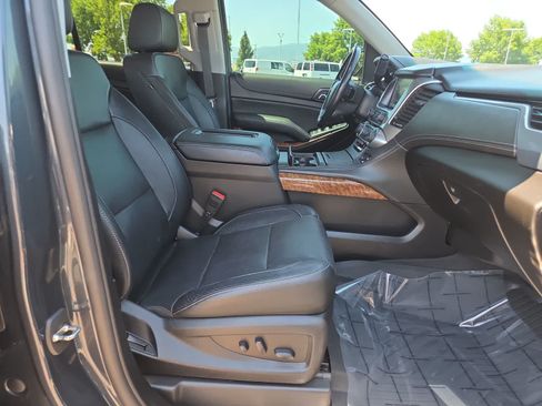 Used 2019 Chevrolet Suburban Premier AWD/4WD image 22