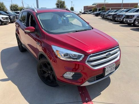 Used 2019 Ford Escape Titanium FWD image 2