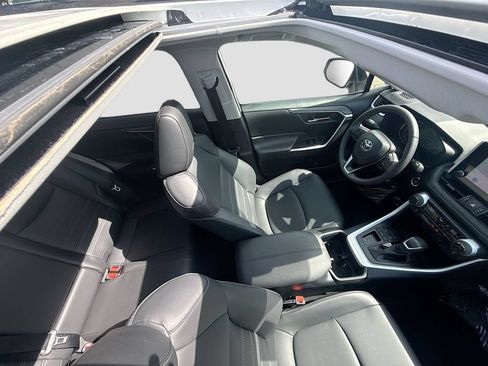 Used 2025 Toyota RAV4 XLE Premium FWD image 21
