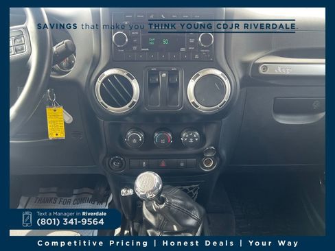 Used 2017 Jeep Wrangler Rubicon w/ Power Convenience Group image 17