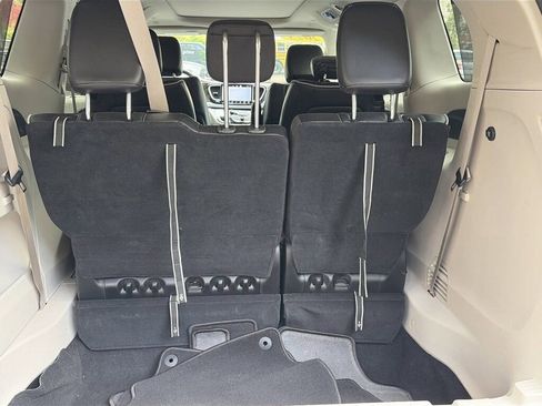 Used 2023 Chrysler Pacifica Limited image 10