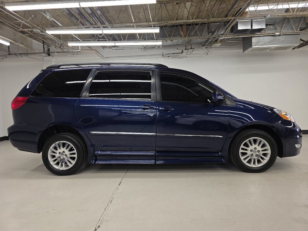 Used 2007 Toyota Sienna XLE FWD image 10