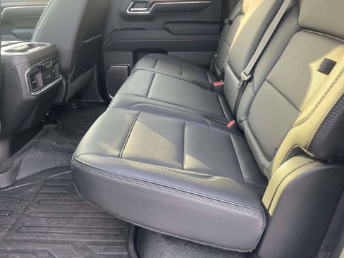 Used 2024 GMC Sierra 1500 Denali w/ Technology Package AWD/4WD image 10