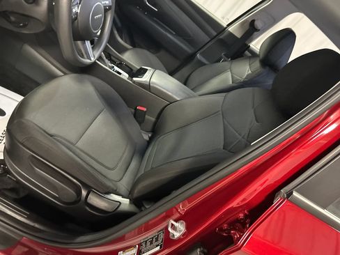 Used 2025 Hyundai Tucson SE AWD/4WD image 10