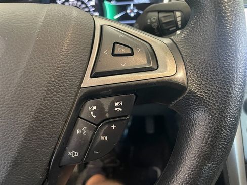 Used 2020 Ford Fusion SE FWD image 11