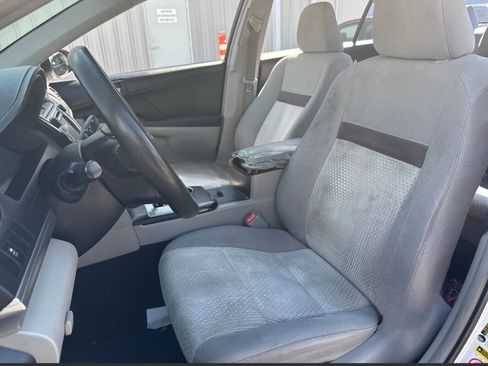 Used 2012 Toyota Camry LE image 11