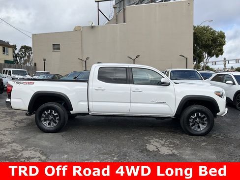 Used 2018 Toyota Tacoma TRD Off-Road image 3