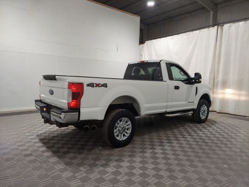 Used 2019 Ford F250 XLT w/ Camper Package AWD/4WD image 3