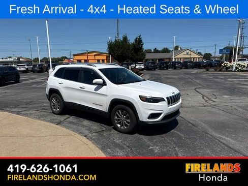 Used 2019 Jeep Cherokee Latitude Plus w/ Cold Weather Group AWD/4WD image 3