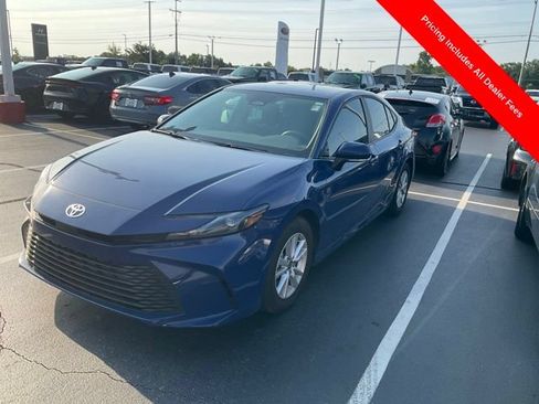 Used 2025 Toyota Camry LE w/ Convenience Package FWD image 10