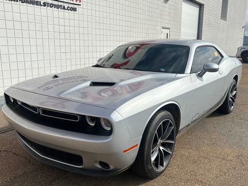 Used 2020 Dodge Challenger SXT image 1