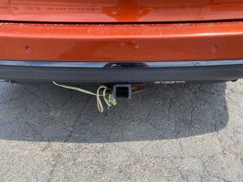 Used 2018 Chrysler Pacifica Touring-L Plus w/ S Appearance Package FWD image 4