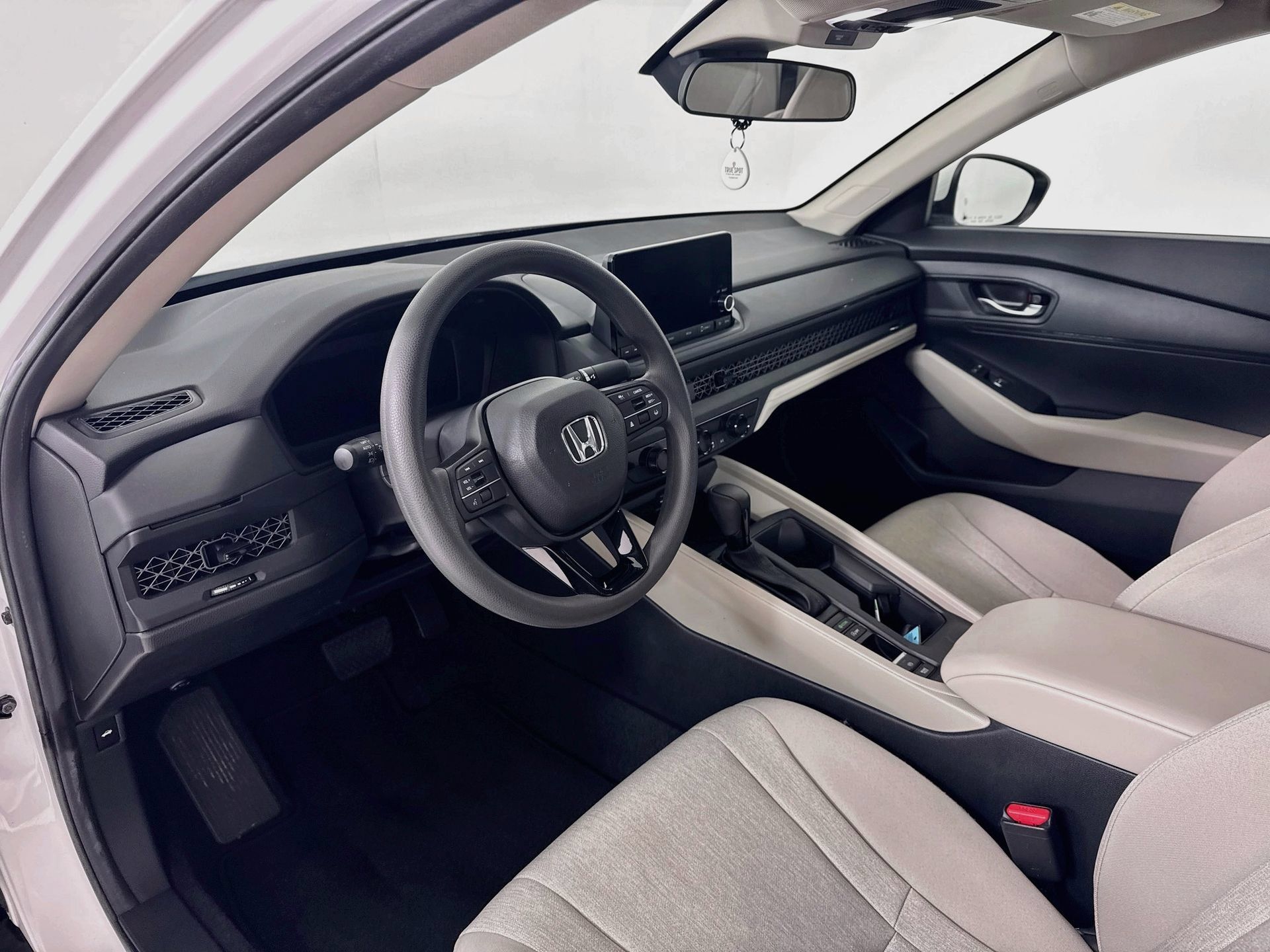 Used 2025 Honda Accord LX image 10