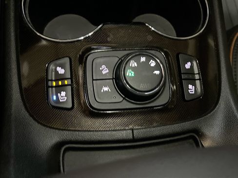 Used 2023 GMC Acadia AT4 w/ Preferred Package AWD/4WD image 21
