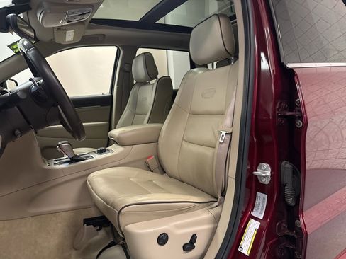 Used 2017 Jeep Grand Cherokee Overland w/ Jeep Active Safety Group image 6