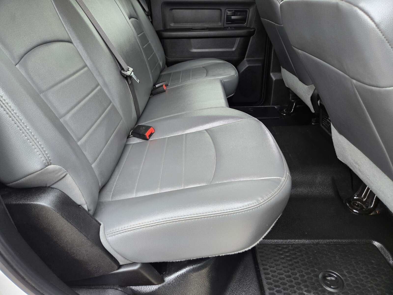 Used 2018 RAM 3500 Tradesman RWD image 12