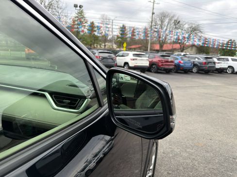 Used 2023 Toyota RAV4 XLE Premium image 6