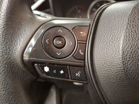 Used 2021 Toyota Corolla LE image 19