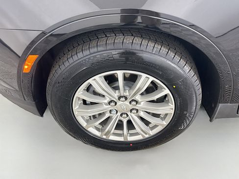 Used 2018 Cadillac XT5 Luxury w/ Driver Awareness Package image 38