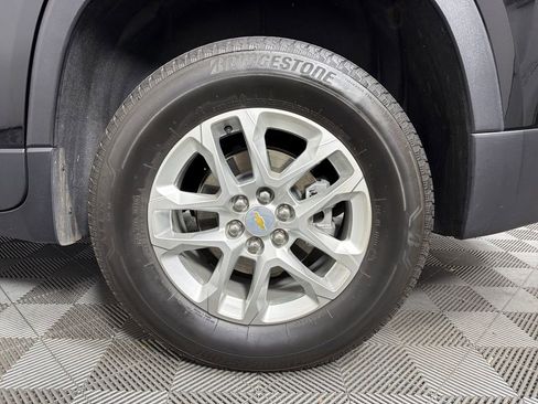 Used 2023 Chevrolet Traverse LS w/ Safety Package image 18