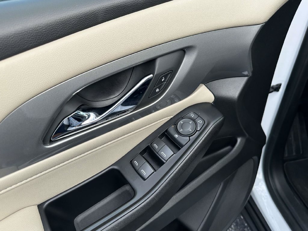 Used 2023 Chevrolet Traverse LS w/ Midnight/Sport Edition FWD image 16