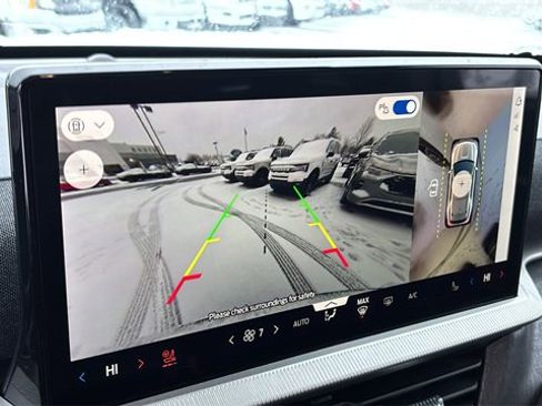 Used 2025 Ford Explorer Platinum w/ Ultimate Package image 17