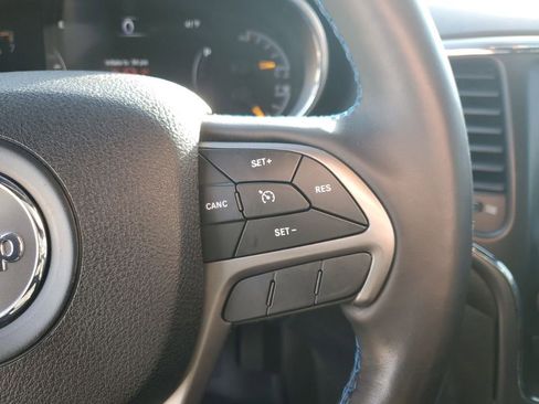 Used 2018 Jeep Grand Cherokee Laredo image 34