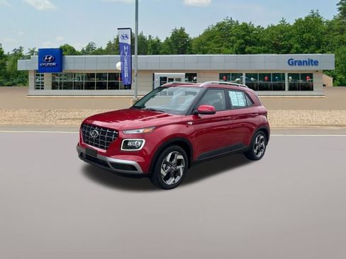 Used 2022 Hyundai Venue Limited FWD image 2