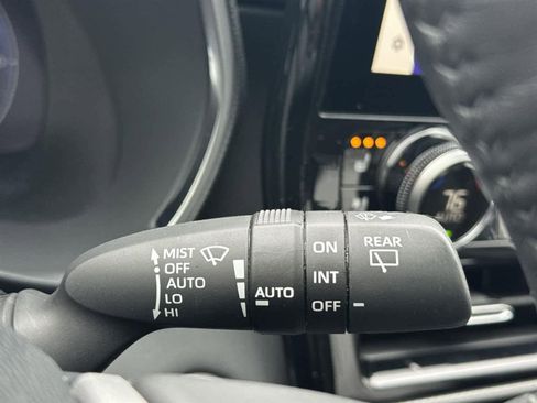 Used 2024 Toyota Highlander Platinum image 21