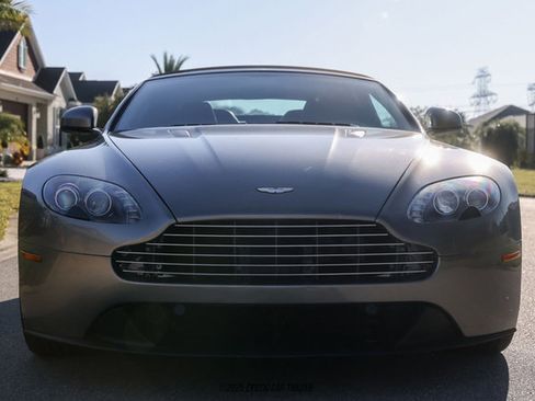 Used 2012 Aston Martin V8 Vantage Roadster image 20