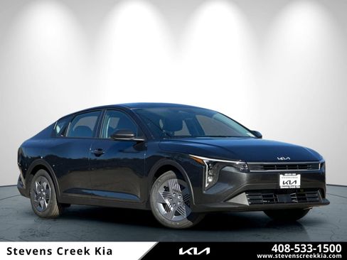 New 2026 Kia K4 LX image 1