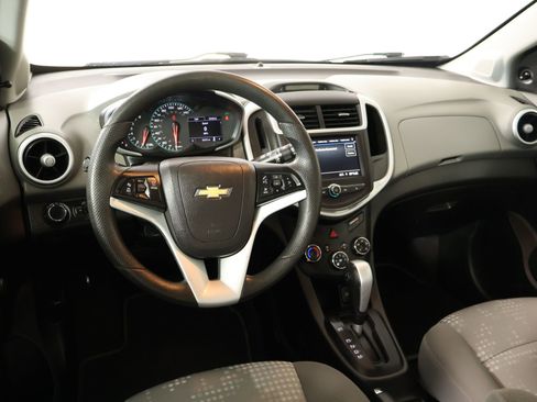 Used 2020 Chevrolet Sonic LT FWD image 2